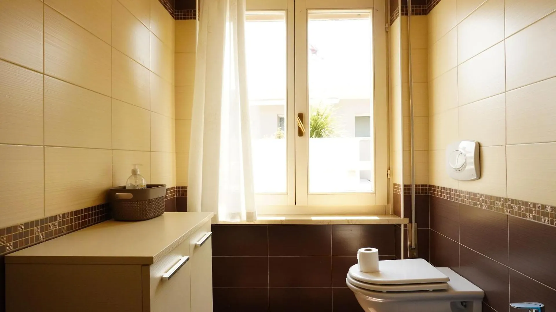 Studio Apartment Mit Seeblick Desenzano del Garda 0*,  Italien