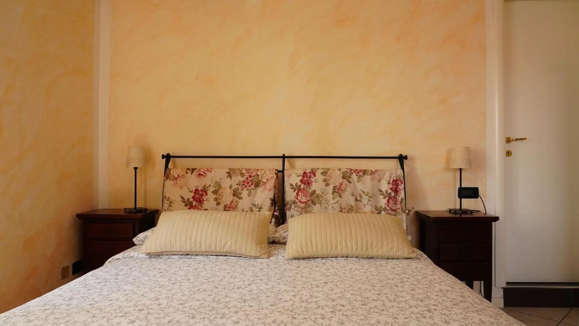 Studio Apartment Mit Seeblick Desenzano del Garda